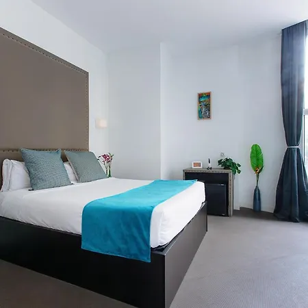 Amra Caspe Guest house